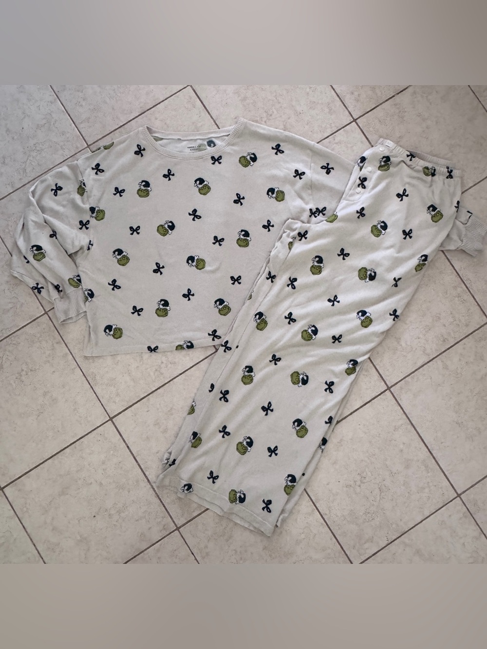 American Eagle Luxe Pajama Set XL Grinch Holiday Christmas Sleep Pants & Top